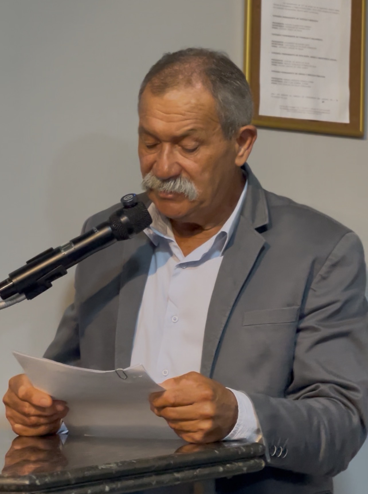 Imagem da notícia Vereador Otoniel solicita reforma da Praça Antônio Pires Vilela